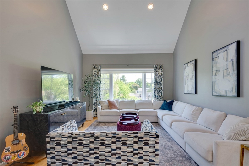 3 Paris Way Woburn, MA 01801 - Photo 12 of 38