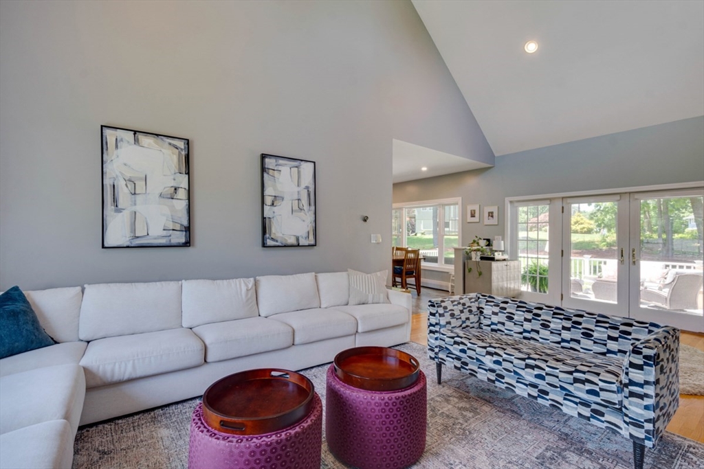 3 Paris Way Woburn, MA 01801 - Photo 14 of 38