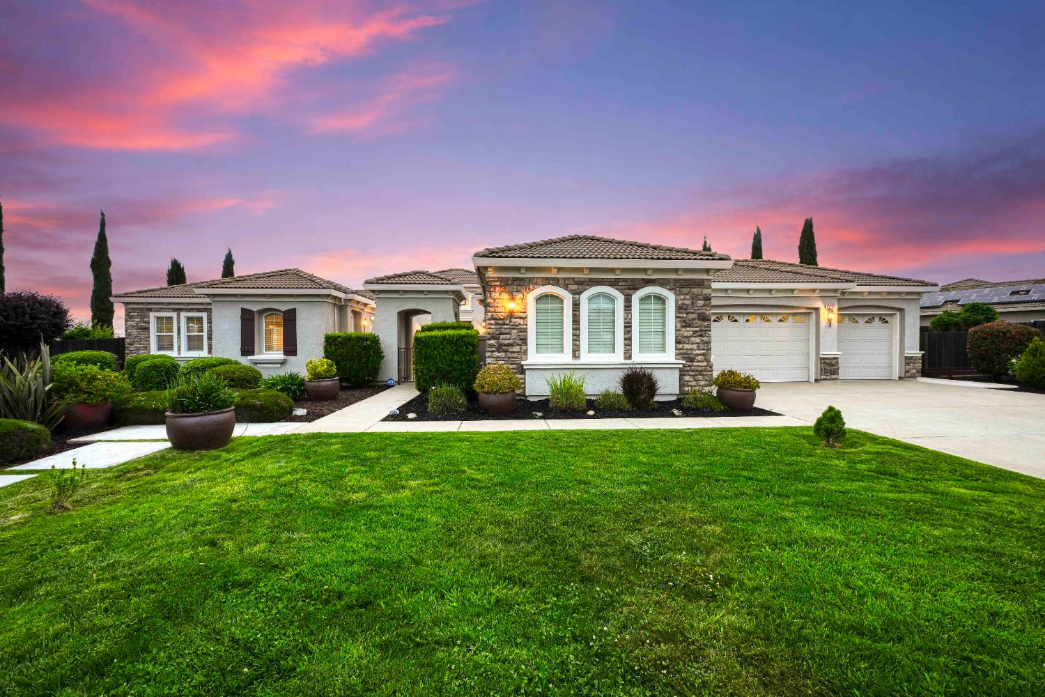 8537 Bridgestone Crescent Road Roseville, CA 95747 - Photo 3 of 64