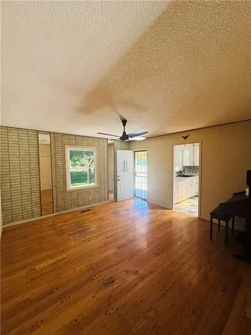 $299,900 | 2114 Shearer Road, Kansas City, KS 66106