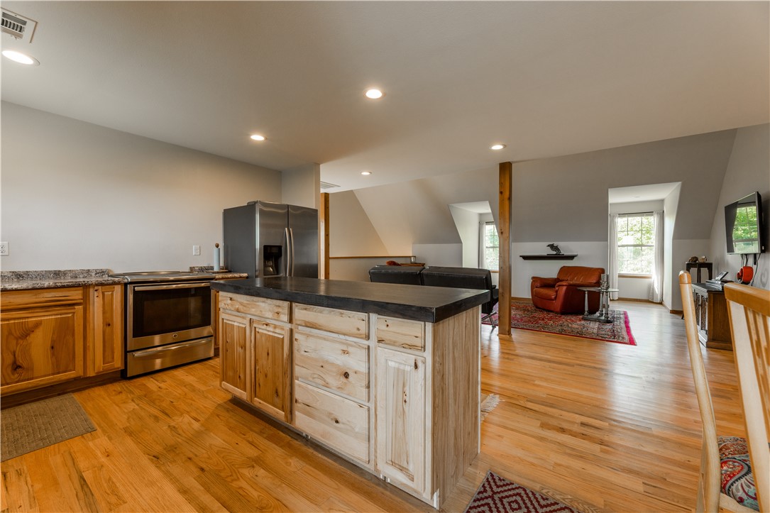 10022 West Devils Den Road Winslow, AR 72959 - Photo 7 of 60 Gallery Image 7
