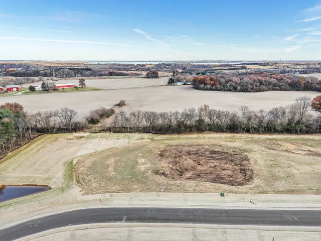 $119,900 | Lot 2 Hawks View, Edgerton, WI 53534