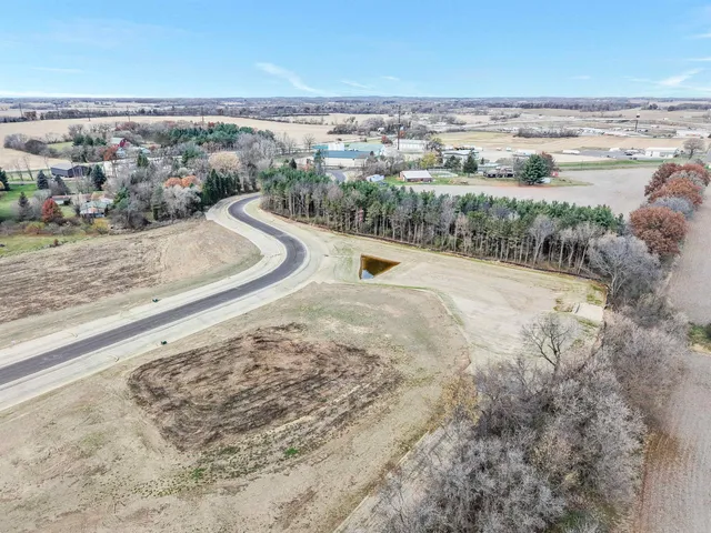 $119,900 | Lot 2 Hawks View, Edgerton, WI 53534