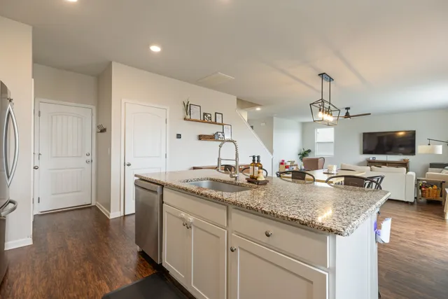 $490,000 | 905 Aberdeen Court, Columbia, TN 38401