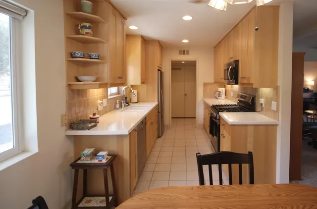 $2,600 | 2396 South Palm Canyon Drive, Unit 1, Palm Springs, CA 92264