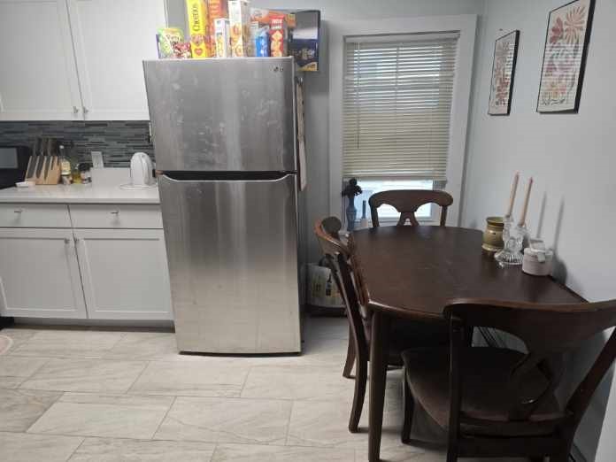 55 Court Street, Unit 2 Bristol, RI 02809 - Photo 5 of 17