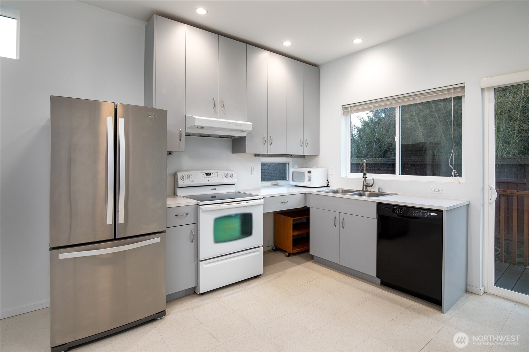 2900 18th Avenue South, Unit B Seattle, WA 98144 - Photo 5 of 10