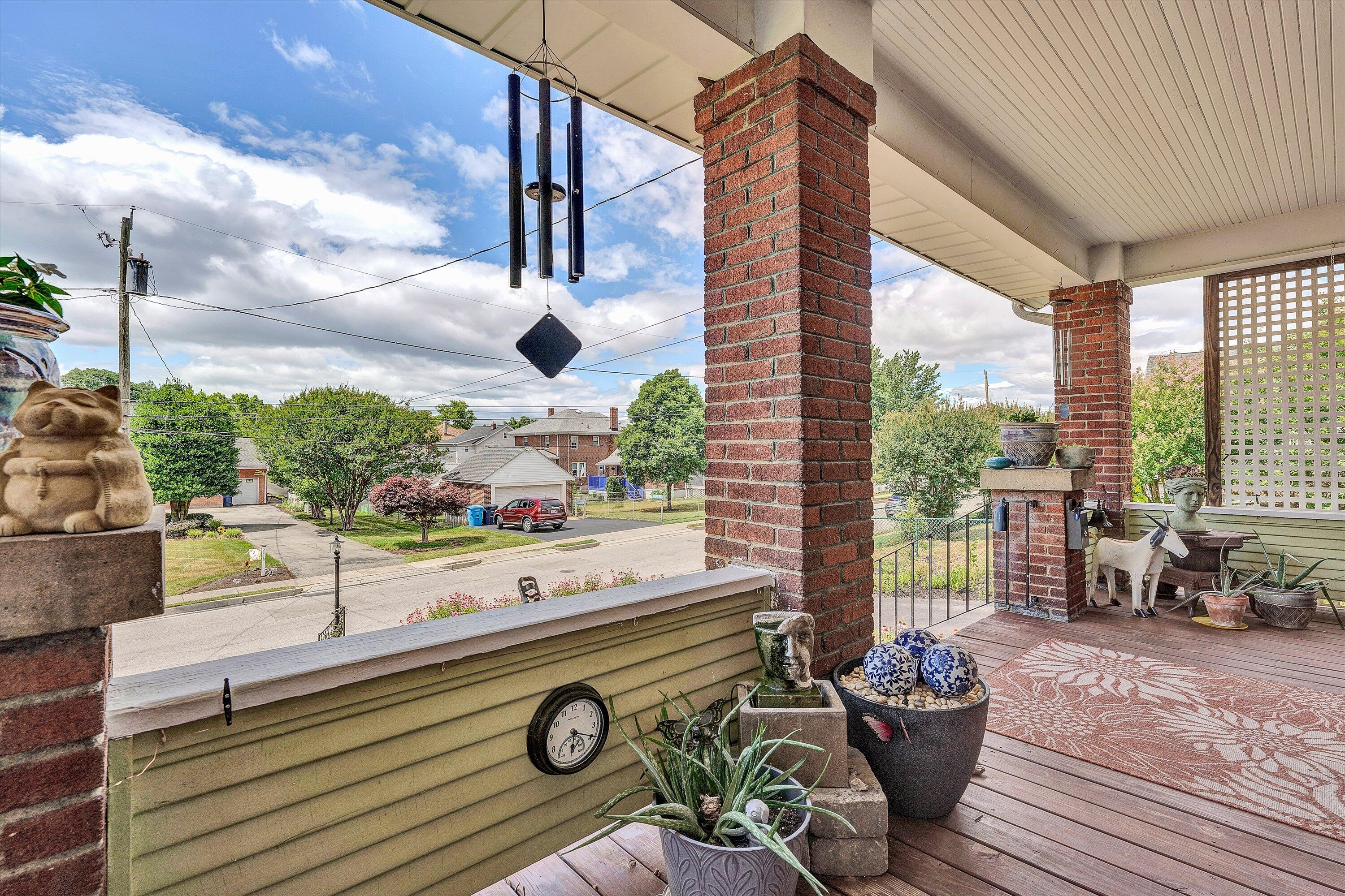 2416 Lofton Road Southwest Roanoke, VA 24015 - Photo 7 of 54 10-DSC06685