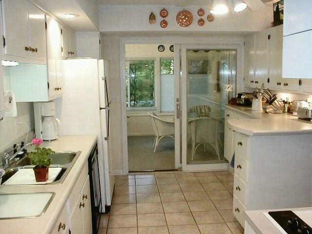 1355 Ridgefield Road Freeport, IL 61032 - Photo 4 of 9 Gallery Image 4