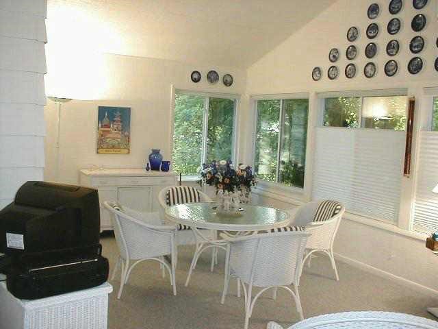 1355 Ridgefield Road Freeport, IL 61032 - Photo 7 of 9 Gallery Image 7