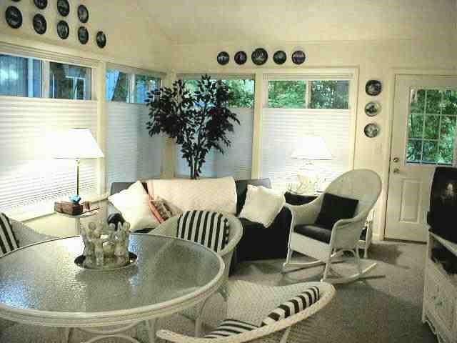 1355 Ridgefield Road Freeport, IL 61032 - Photo 8 of 9 Gallery Image 8