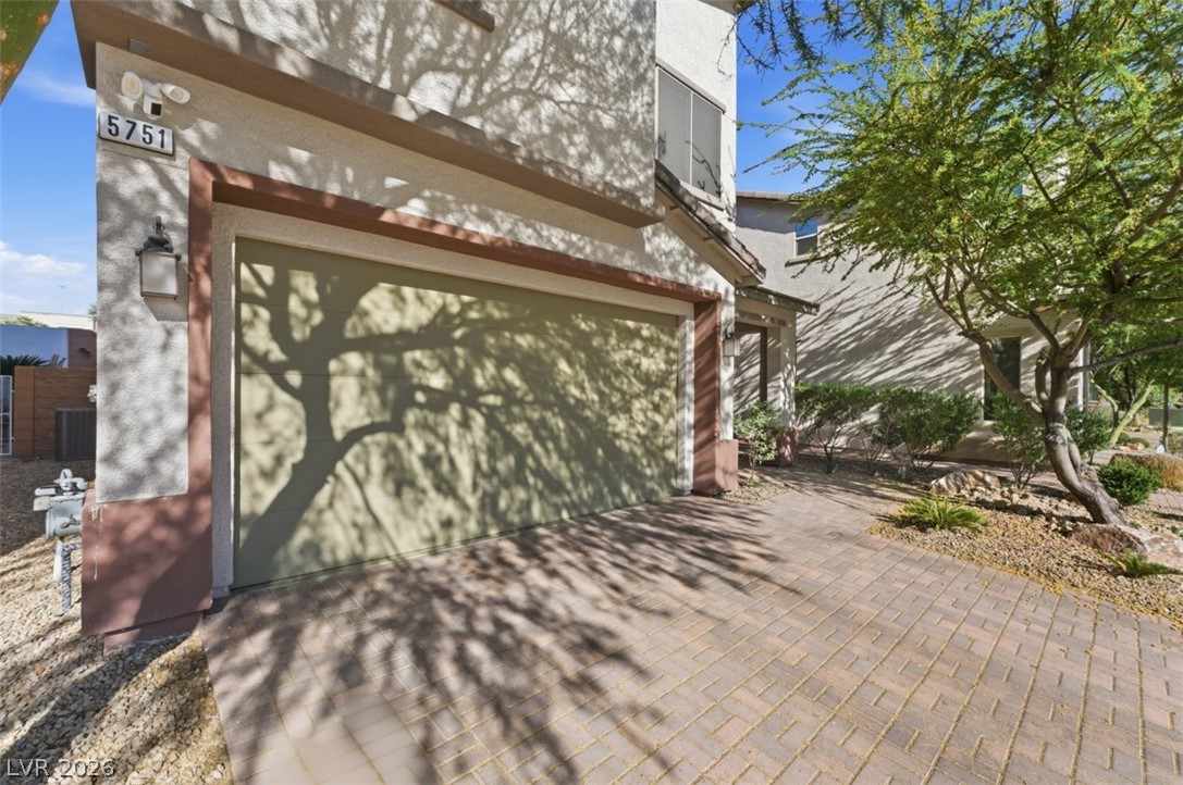 5751 Hoye Canyon Road Las Vegas, NV 89148 - Photo 3 of 43