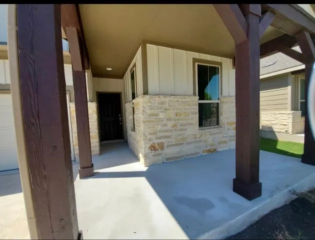 $2,300 | 169 Cascata Way, Liberty Hill, TX 78642