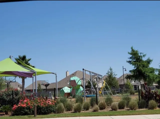 $2,300 | 169 Cascata Way, Liberty Hill, TX 78642