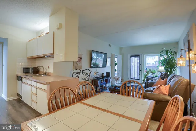 $140,000 | 905 Cherrington Drive, Harrisburg, PA 17110