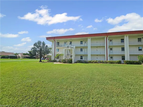 $2,800 | 1700 Pine Valley Drive, Unit 118, Fort Myers, FL 33907
