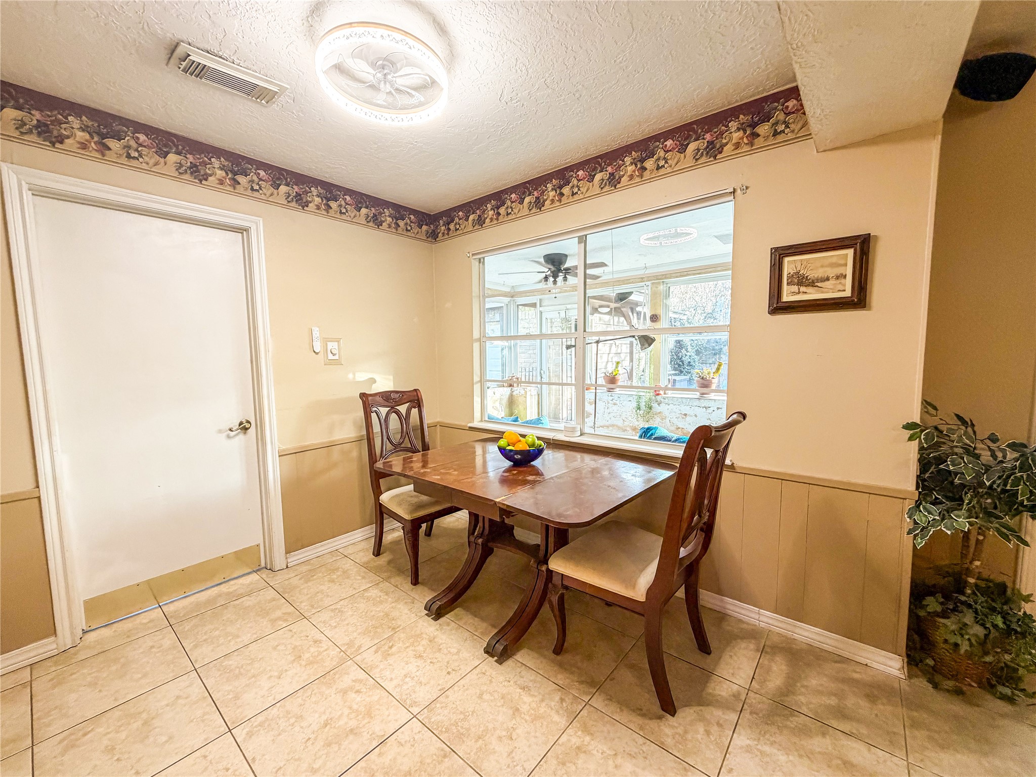 4023 Oxhill Road Spring, TX 77388 - Photo 16 of 18 a dining room with furniture and window