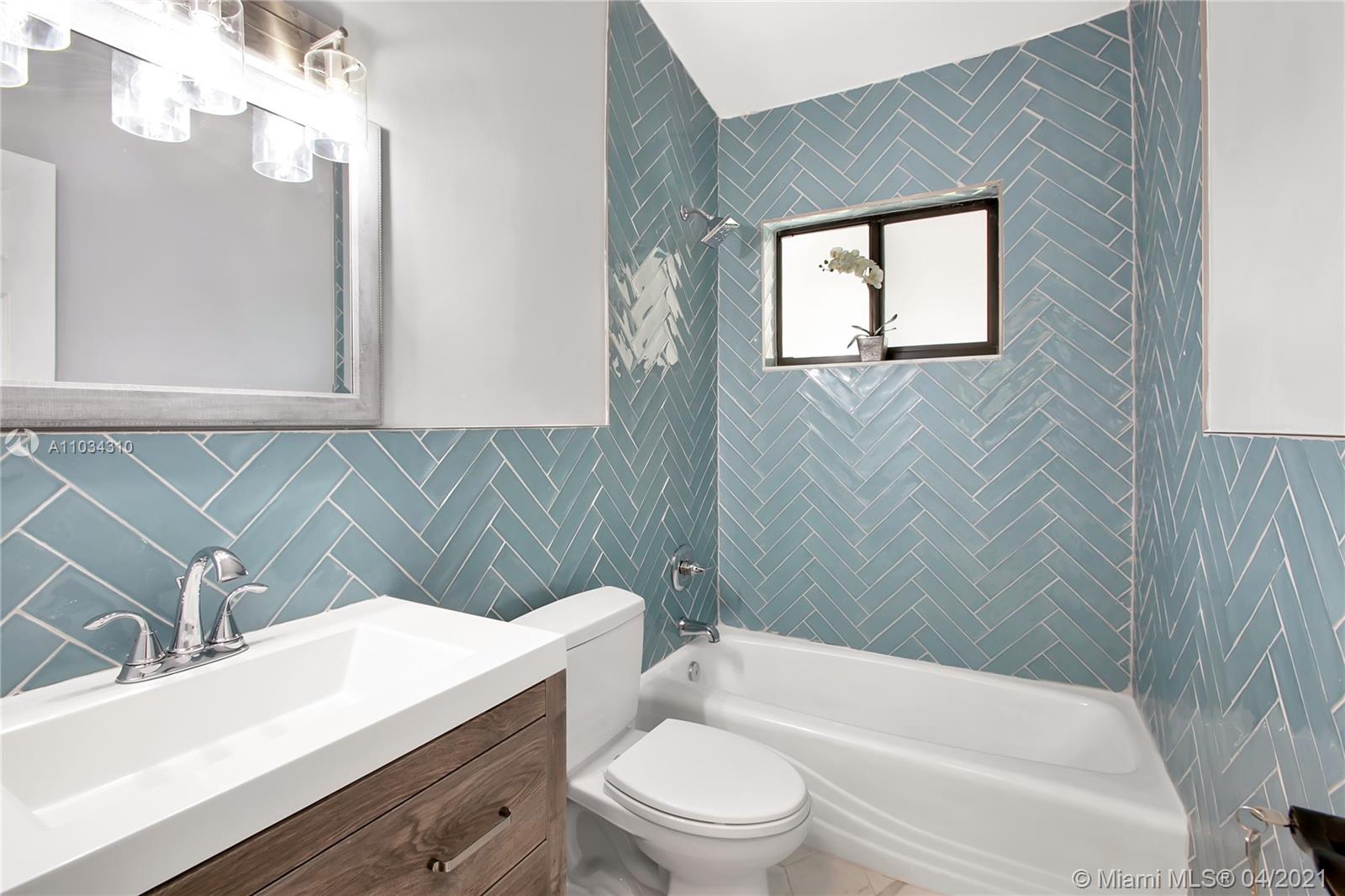 2915 Northwest 68th Street Miami, FL 33147 - Photo 11 of 33