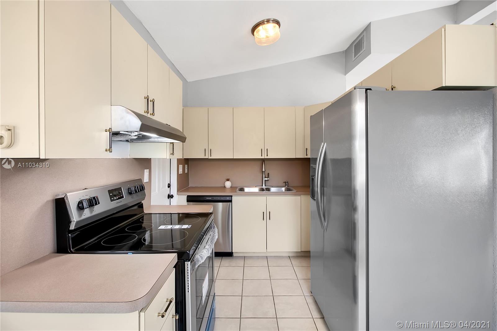 2915 Northwest 68th Street Miami, FL 33147 - Photo 15 of 33