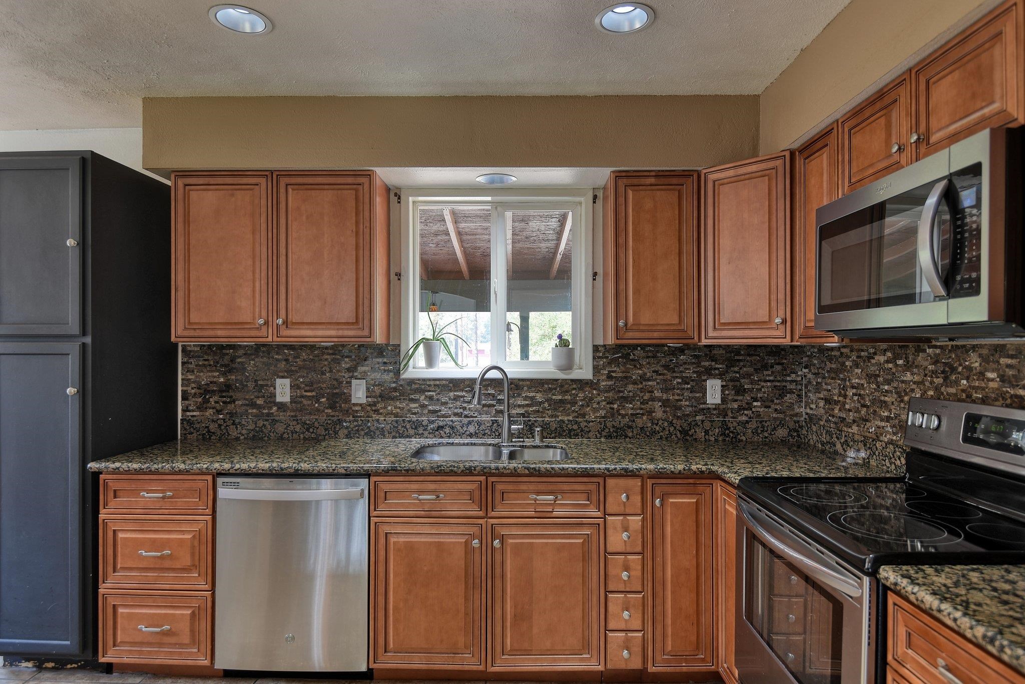 20407 North Newport Road Colbert, WA 99005 - Photo 8 of 39