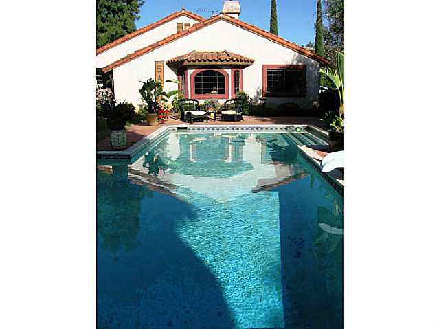2832 Live Oak Park Road Fallbrook, CA 92028 - Photo 3 of 25 Nice size pool... great place to entertain!
