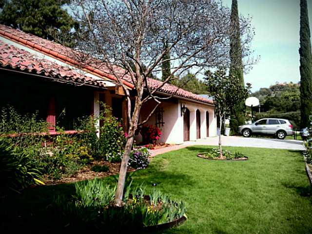 2832 Live Oak Park Road Fallbrook, CA 92028 - Photo 4 of 25 Beautiful Home and lush landscaping