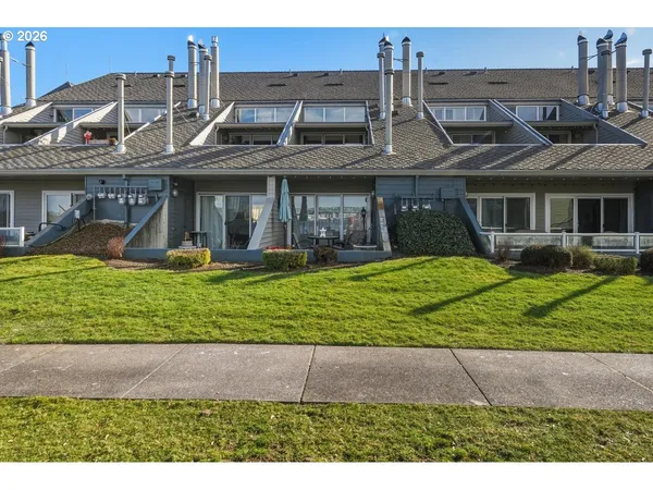 $298,000 | 103 North Hayden Bay Drive, Unit 103, Portland, OR 97217