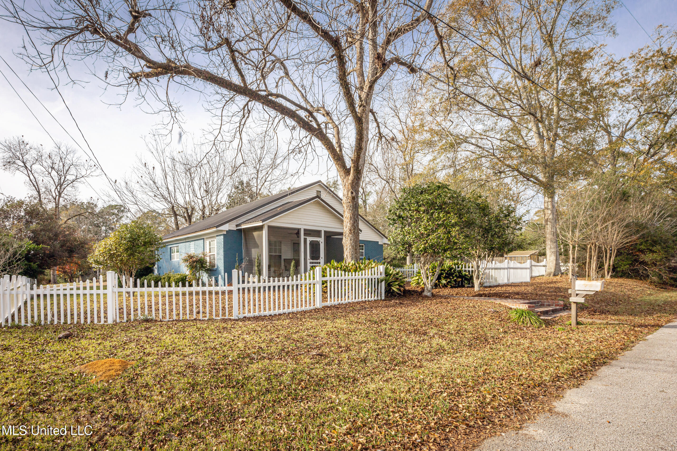 206 Fifth Street North, Unit N Wiggins, MS 39577 - Photo 6 of 73 IMG_8904