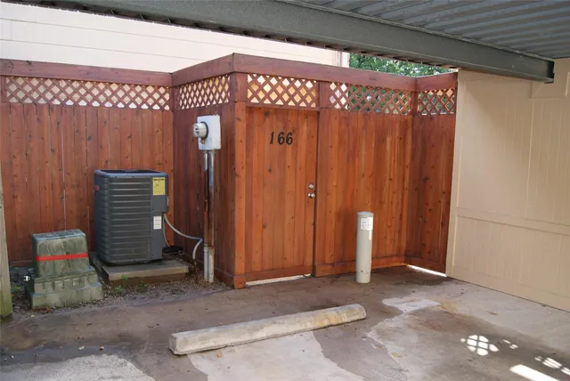 $1,695 | 5801 Lumberdale Road, Unit 166, Houston, TX 77092