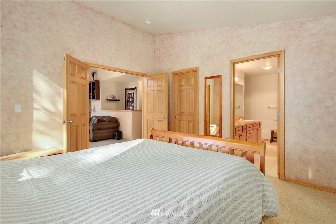 17733 Southeast 110th Street Renton, WA 98059 - Photo 13 of 35