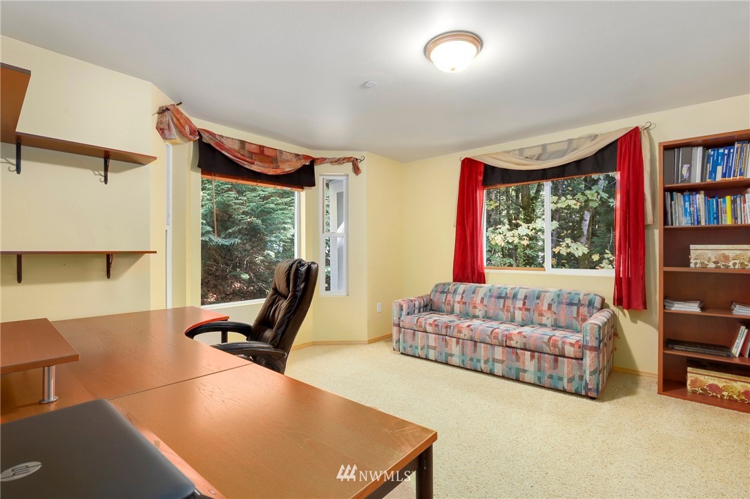 17733 Southeast 110th Street Renton, WA 98059 - Photo 15 of 35