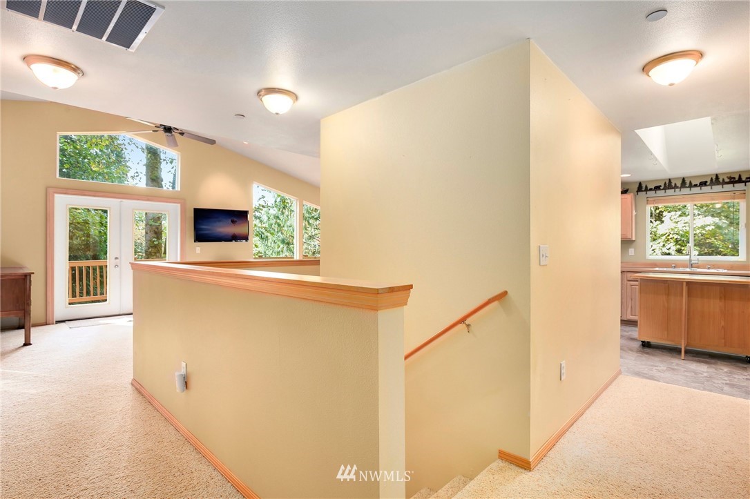 17733 Southeast 110th Street Renton, WA 98059 - Photo 18 of 35