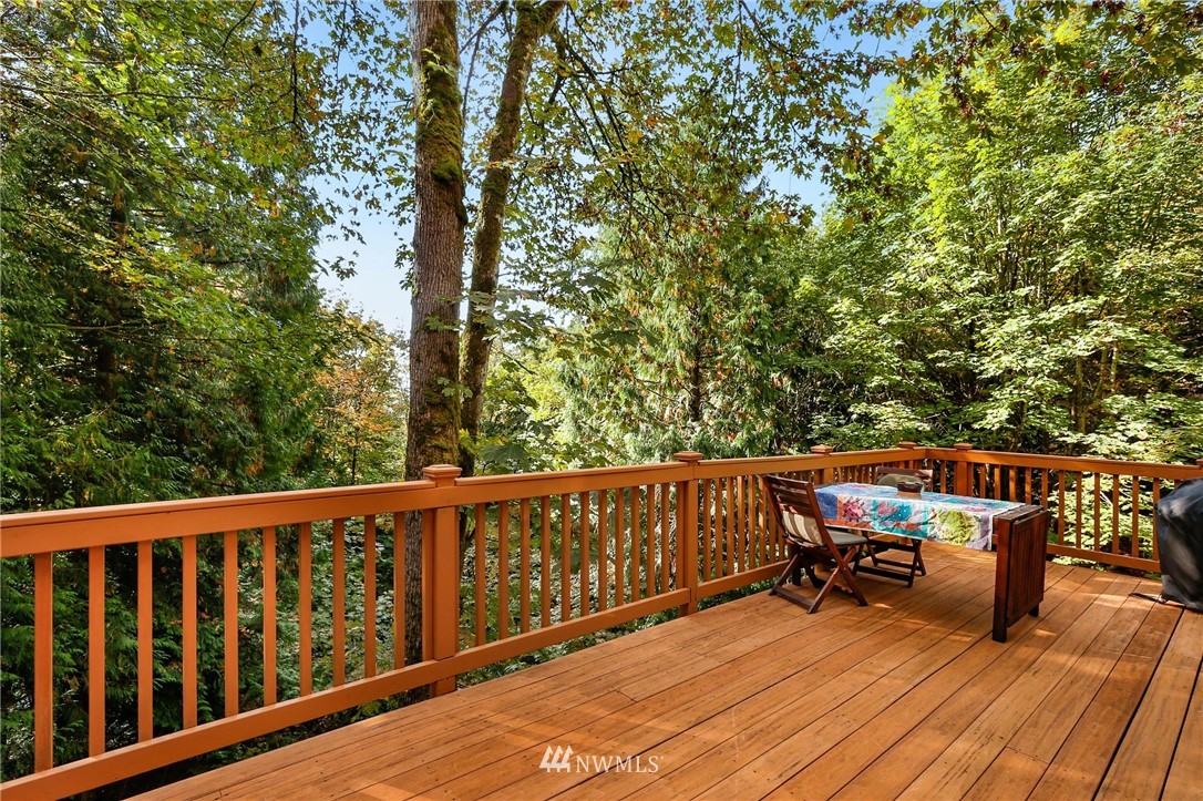 17733 Southeast 110th Street Renton, WA 98059 - Photo 6 of 35