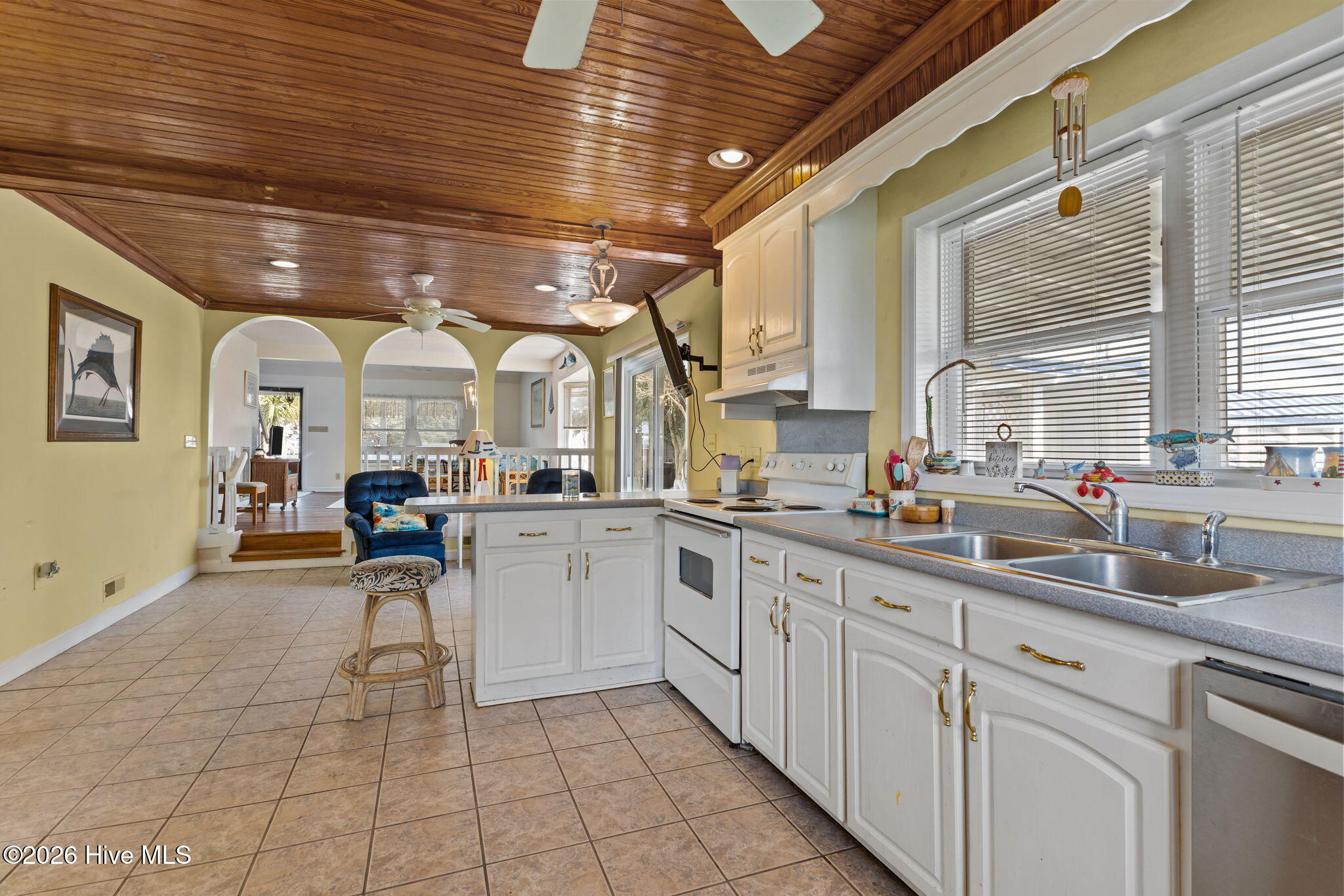 319 Old Causeway Road Atlantic Beach, NC 28512 - Photo 13 of 45 Kitchen
