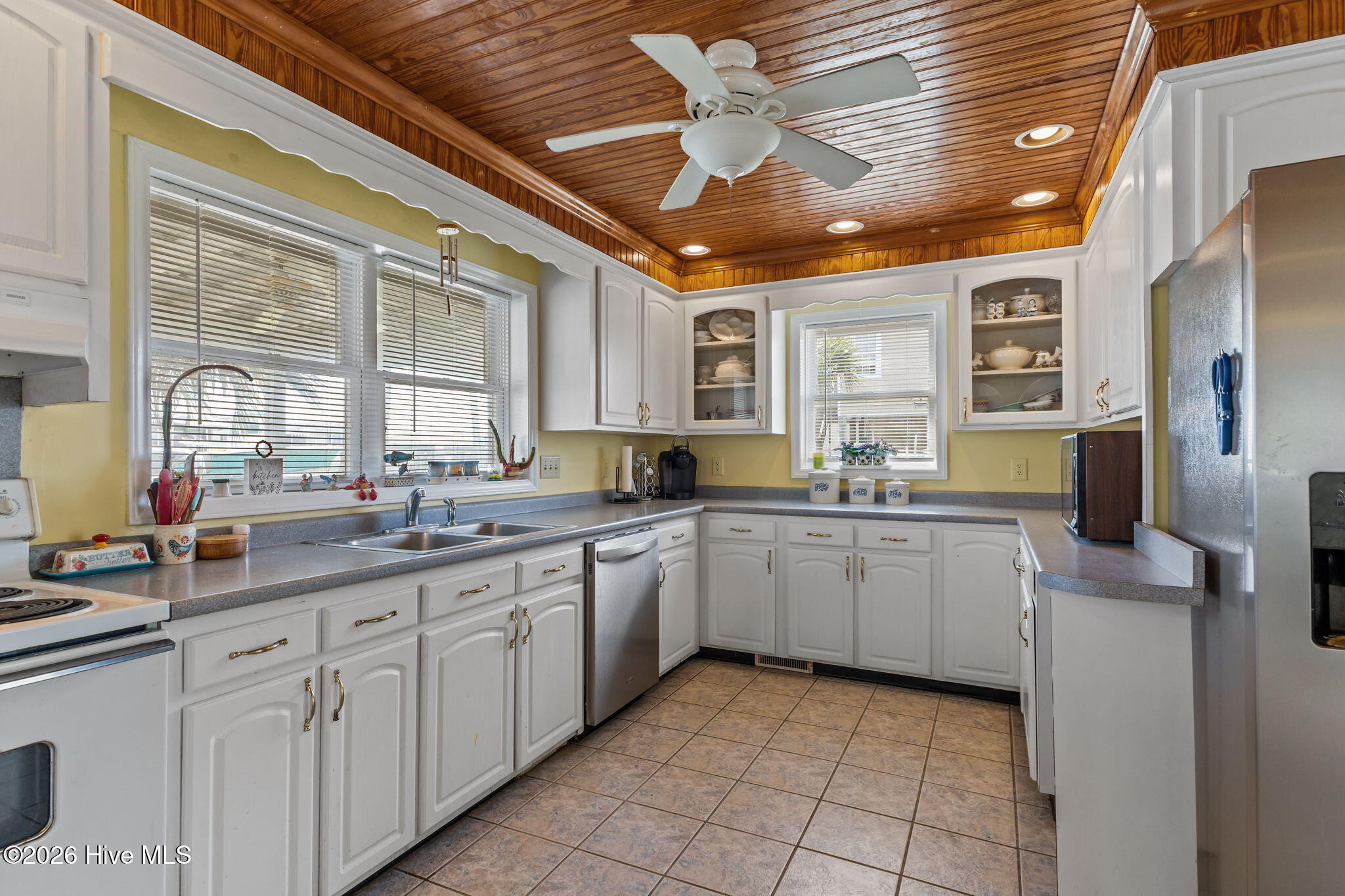 319 Old Causeway Road Atlantic Beach, NC 28512 - Photo 14 of 45 Kitchen