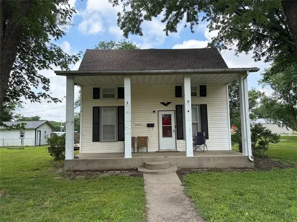 $124,999 | 604 North 3rd Street, Burlington, KS 66839