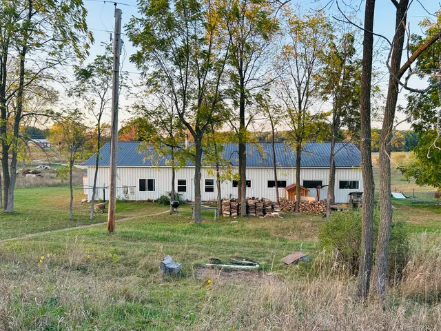 $180,000 | 7982 West Remus Road, Remus, MI 49340