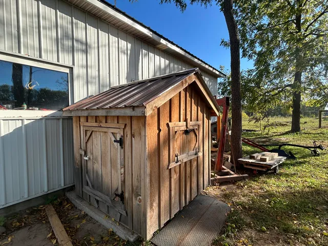 $180,000 | 7982 West Remus Road, Remus, MI 49340