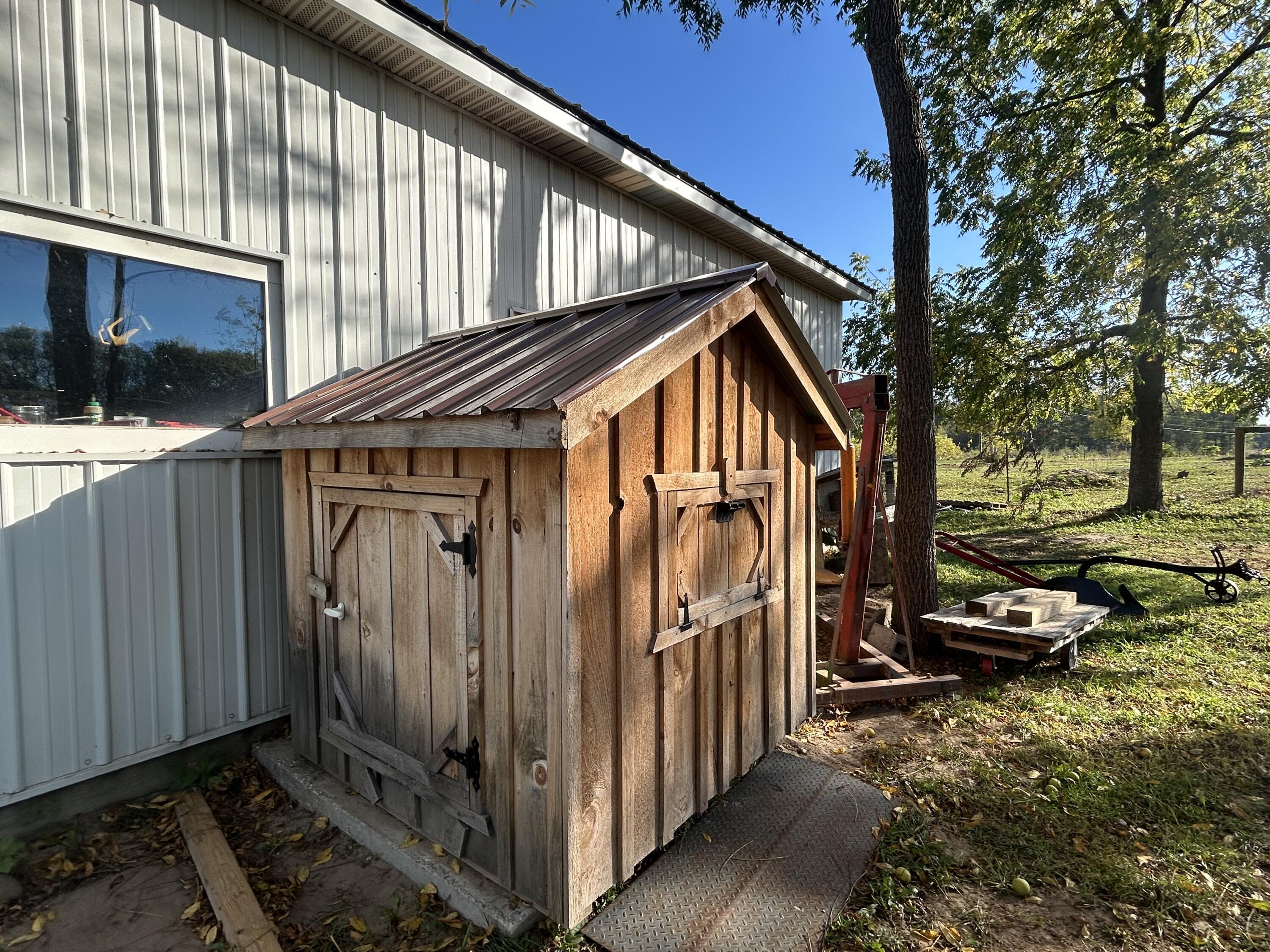7892 West Remus Road Remus, MI 49340 - Photo 7 of 34 IMG_8062