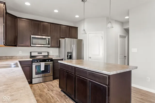 $385,000 | 9308 Foudray Circle North, Avon, IN 46123