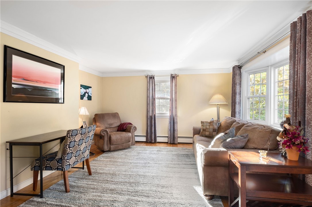 672 Plainfield Pike Scituate, RI 02857 - Photo 13 of 39