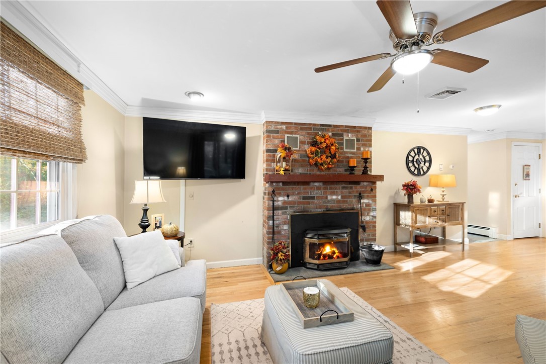 672 Plainfield Pike Scituate, RI 02857 - Photo 21 of 39