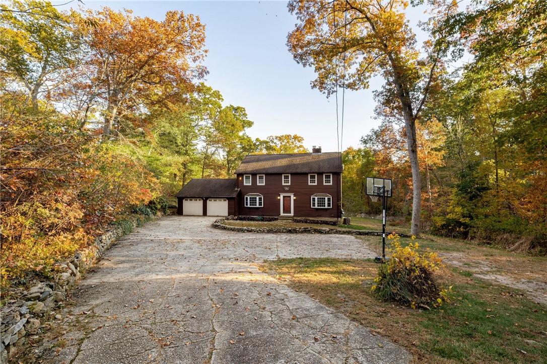 672 Plainfield Pike Scituate, RI 02857 - Photo 3 of 39