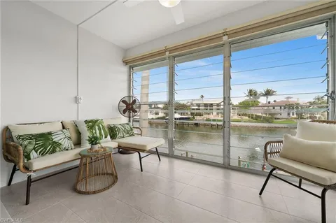 $429,000 | 1550 Gulf Shore Boulevard North, Unit E2, Naples, FL 34102