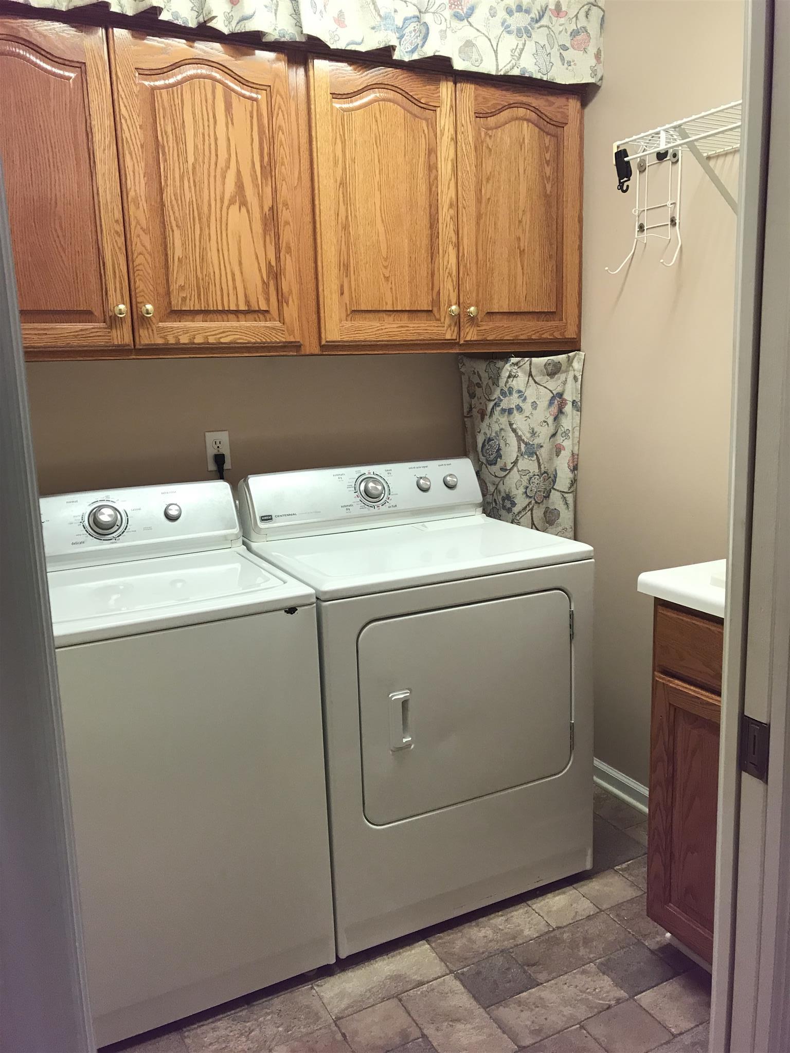 349 Duck River Road Manchester, TN 37355 - Photo 9 of 18 a utility room with dryer and washer