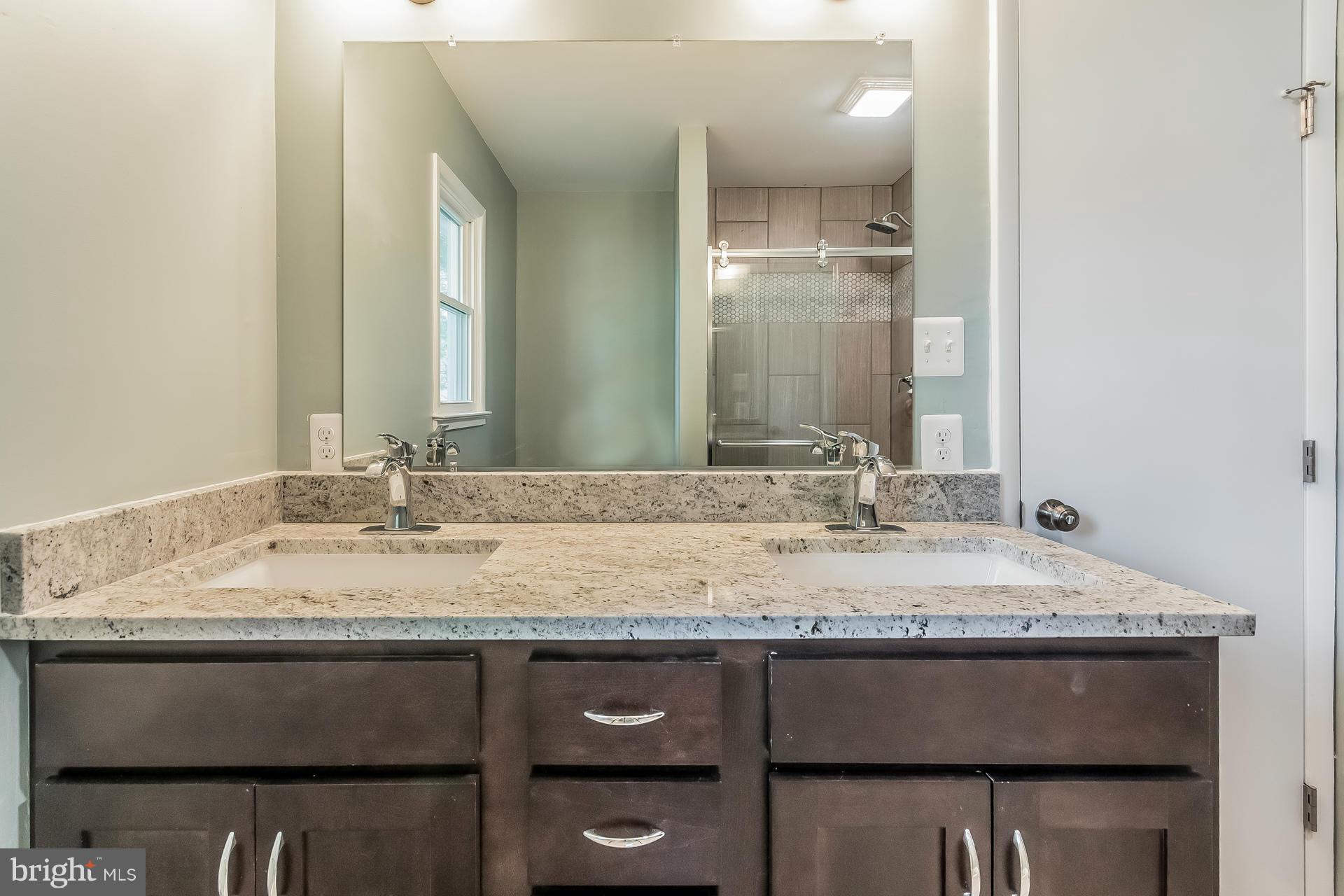 6524 Greenview Lane Springfield, VA 22152 - Photo 15 of 28 Bath (Master)