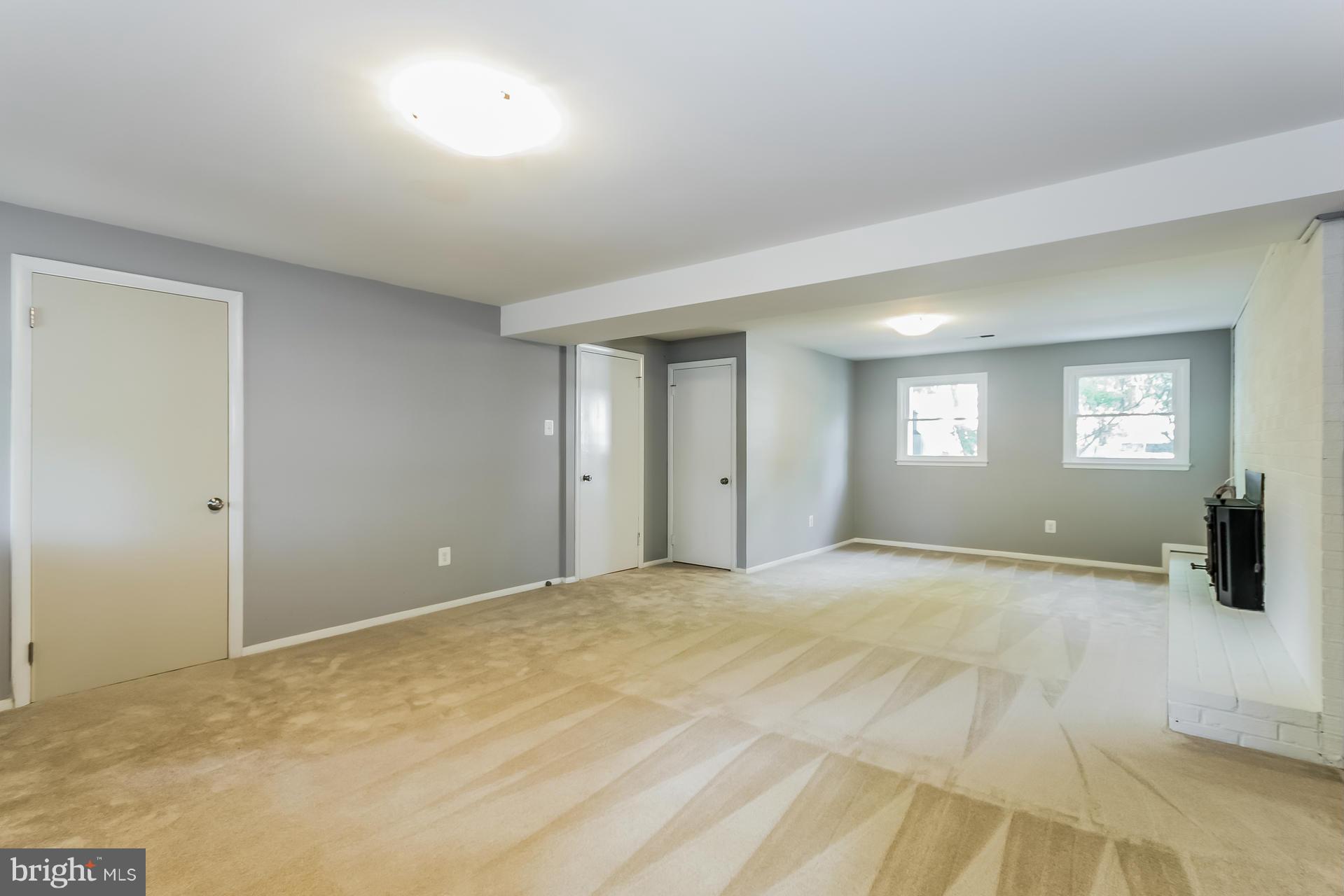6524 Greenview Lane Springfield, VA 22152 - Photo 19 of 28 Family Room