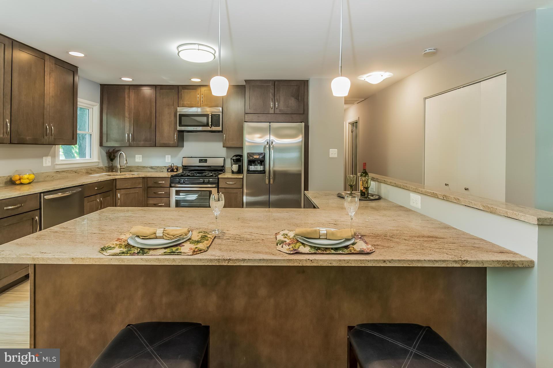 6524 Greenview Lane Springfield, VA 22152 - Photo 6 of 28 Kitchen
