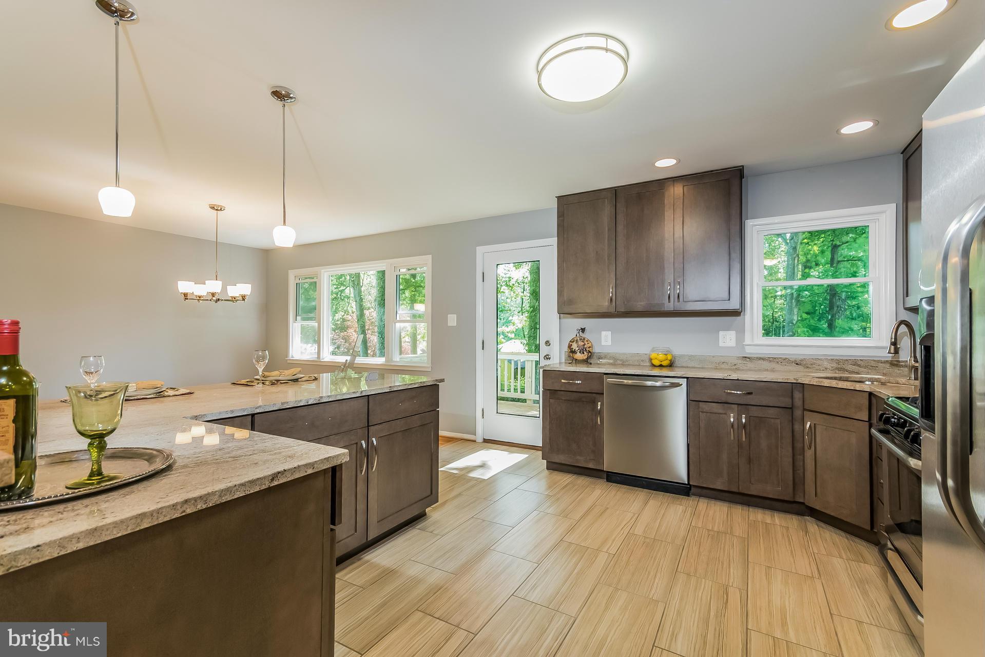 6524 Greenview Lane Springfield, VA 22152 - Photo 9 of 28 Kitchen