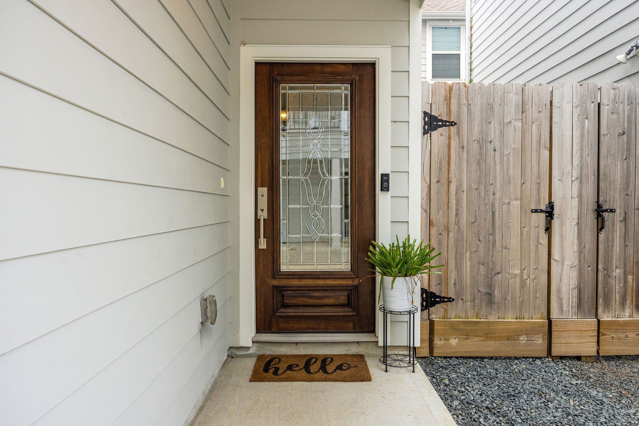 603 Link Road, Unit F Houston, TX 77009 - Photo 16 of 16 Gated community with covered porch.